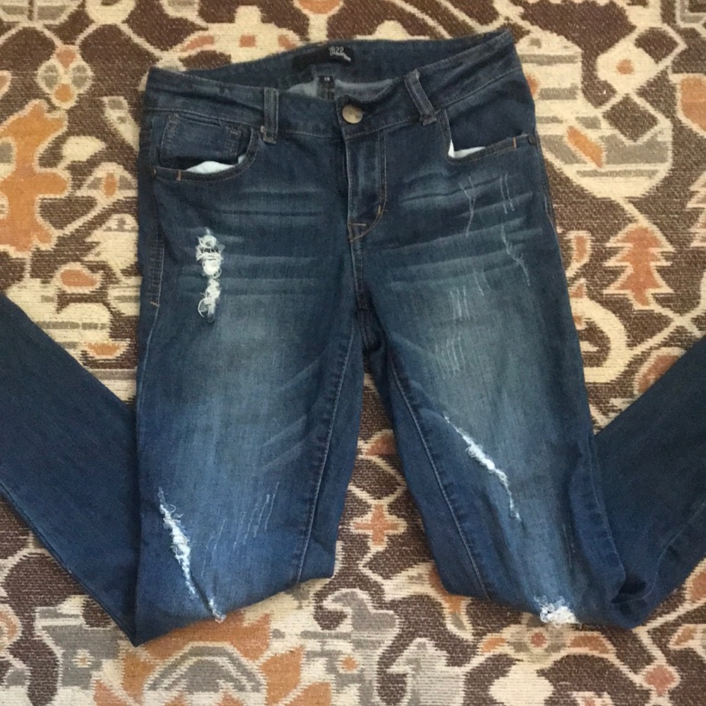 1822 distressed skinny jeans